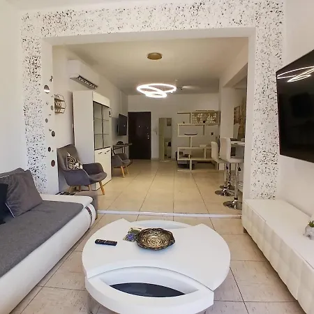 Lägenhet Spacious 2 Bedroom Larnaca