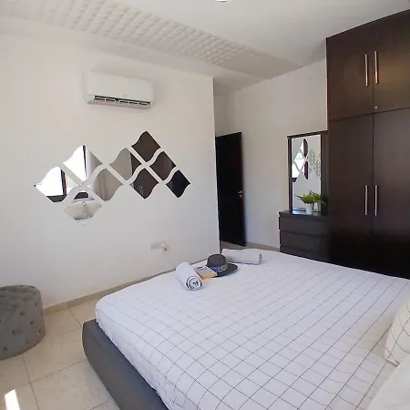 Spacious 2 Bedroom Appartement *