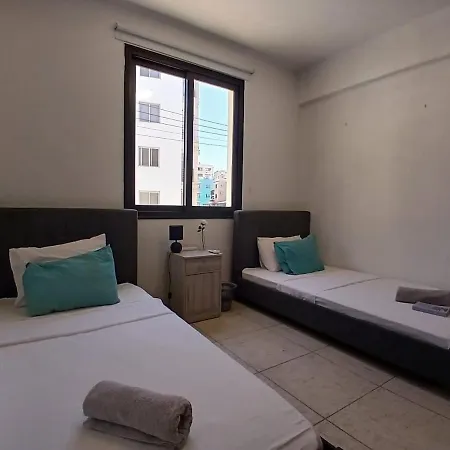Spacious 2 Bedroom 라르나카