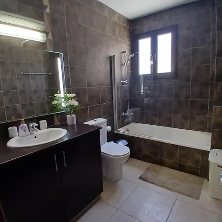 Spacious 2 Bedroom * Larnaca