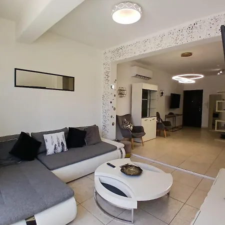 Spacious 2 Bedroom * Larnaca