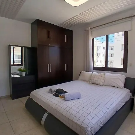 아파트 Spacious 2 Bedroom *